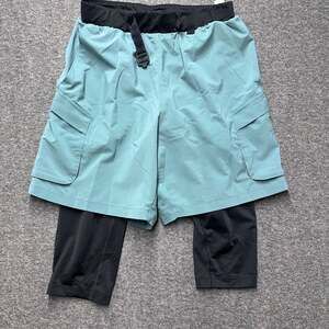 Under Armour Run Anywhere 2 en 1 M - Shorts / homme pas cher - 1356166-424